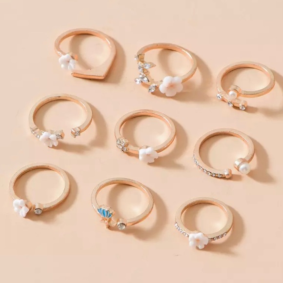 Floral Rhinestone Ring Set - Picture 2 of 3